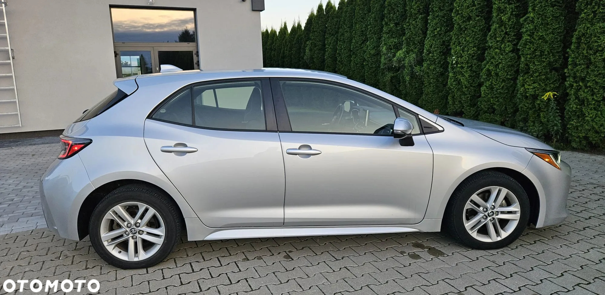 Toyota Corolla - 10
