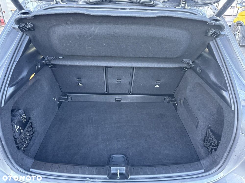 Mercedes-Benz GLA - 26