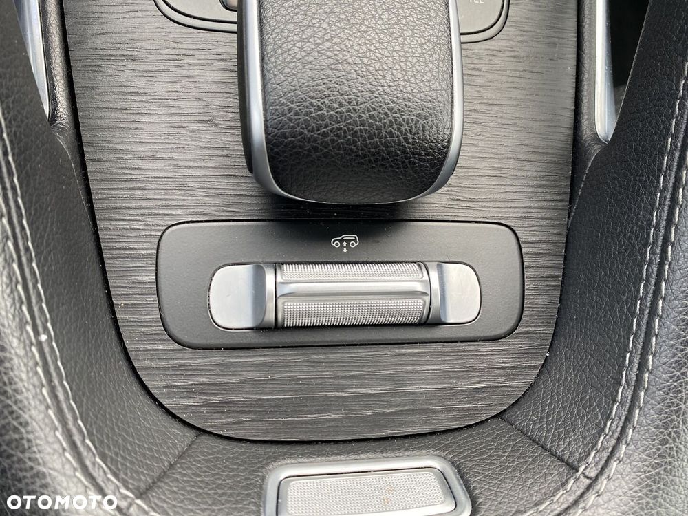 Mercedes-Benz GLE - 29