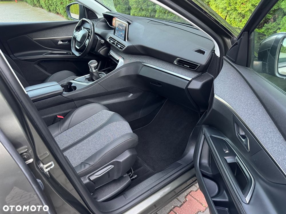 Peugeot 5008 BlueHDI 130 Allure Business-Paket - 34