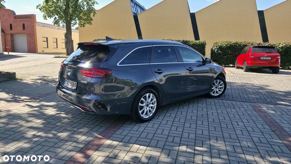 Kia Ceed 1.6 CRDi mHEV Business Line DCT - 4