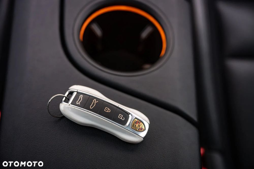 Porsche Taycan 4S Performance Plus - 32