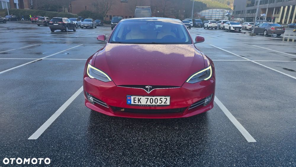 Tesla Model S - 2