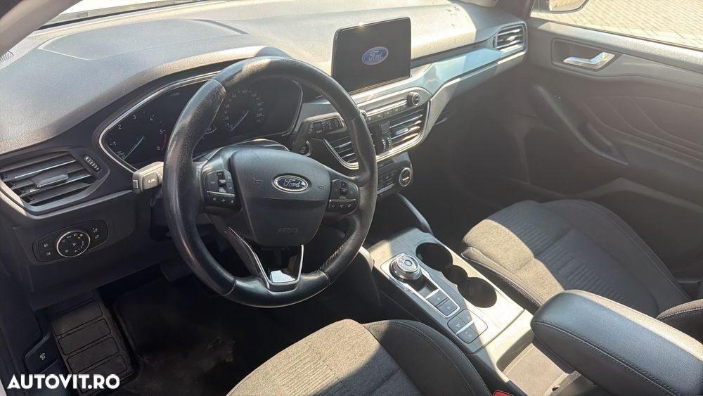 Ford Focus - 8
