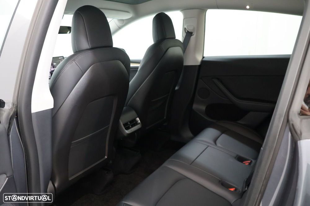 Tesla Model Y Long Range Dual Motor AWD - 10