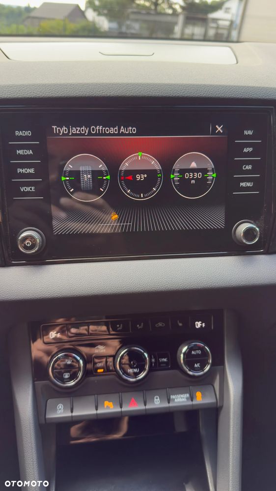 Skoda Karoq 2.0 TSI 4x4 DSG Sportline - 23