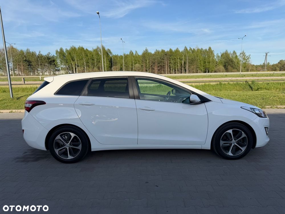 Hyundai i30 blue 1.6 CRDi Passion - 14