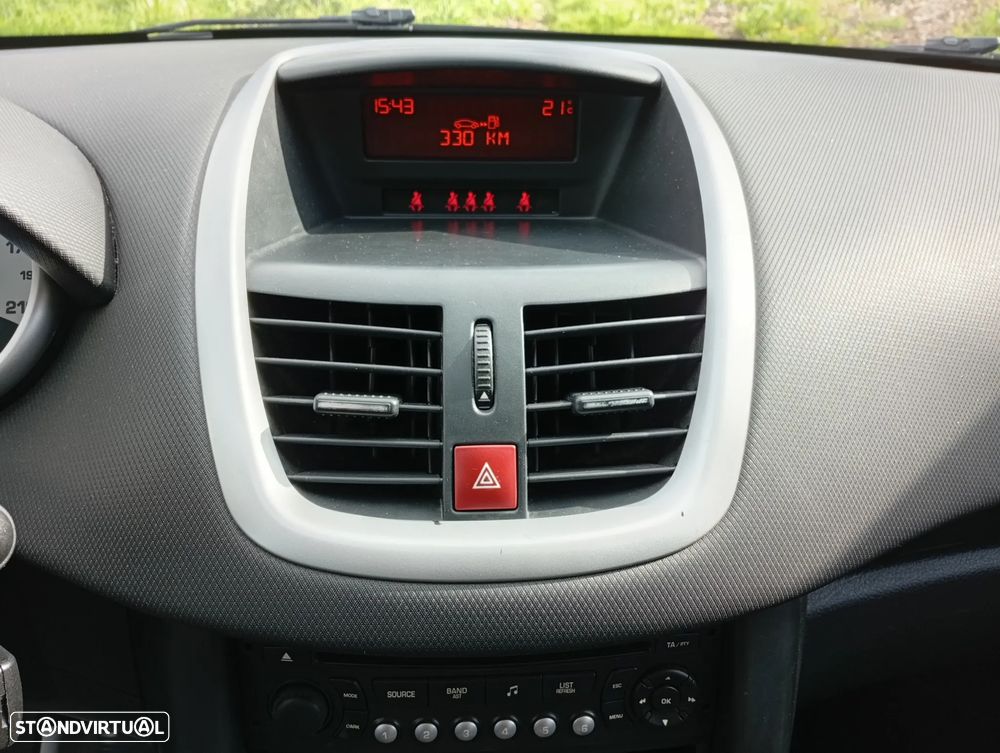 Peugeot 207 1.4 VTi Allure - 16