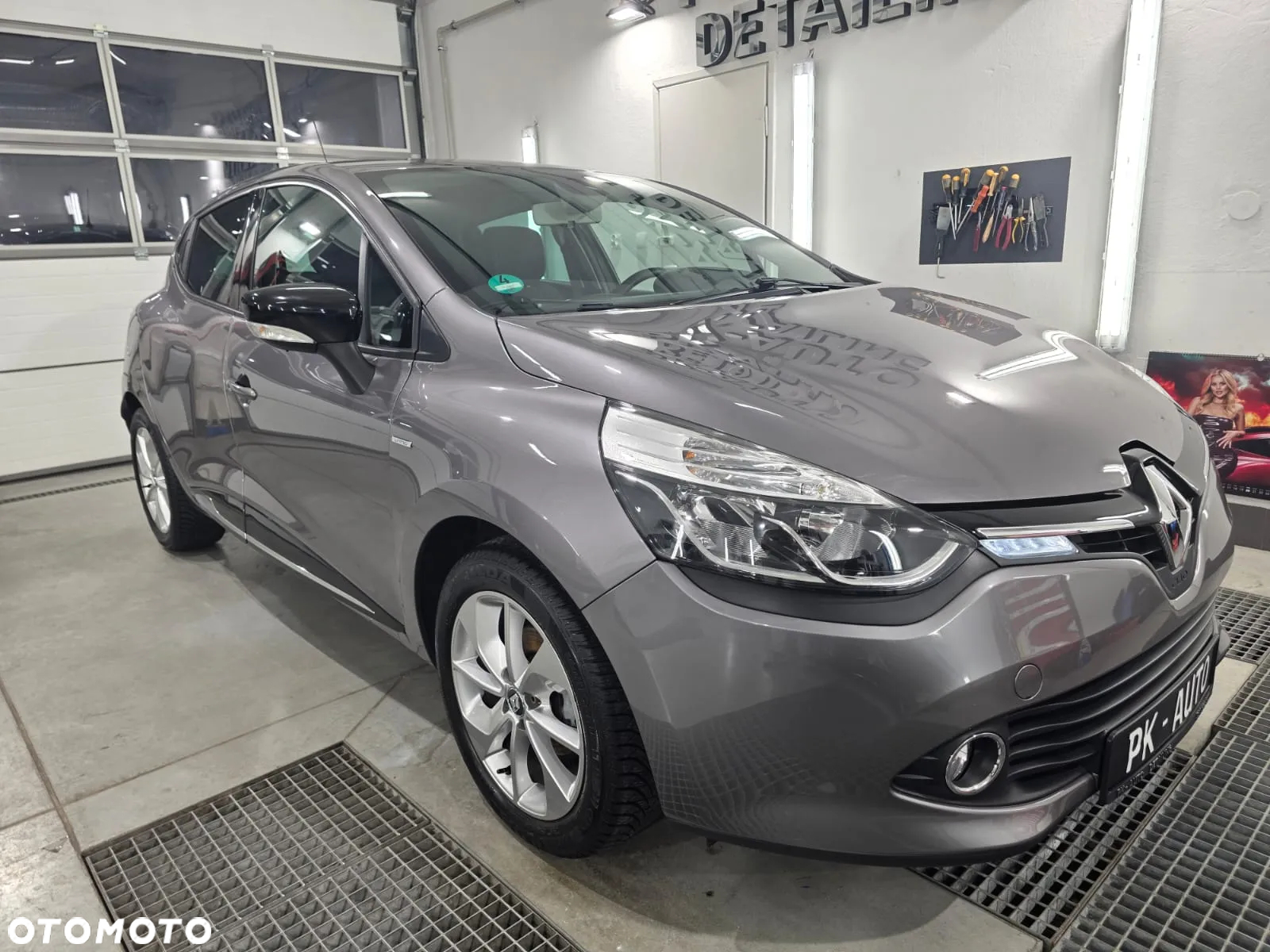 Renault Clio 1.2 16V 75 LIMITED - 22