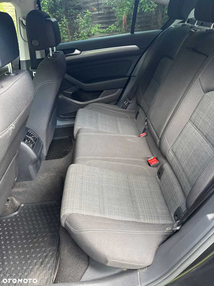 Volkswagen Passat 1.5 TSI EVO Business - 17