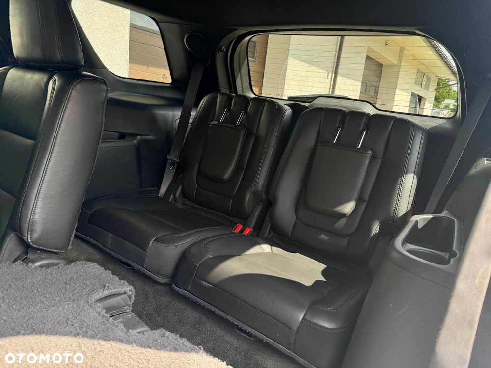 Ford Explorer - 22