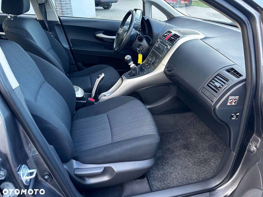 Toyota Auris 1.6 Life+ - 9