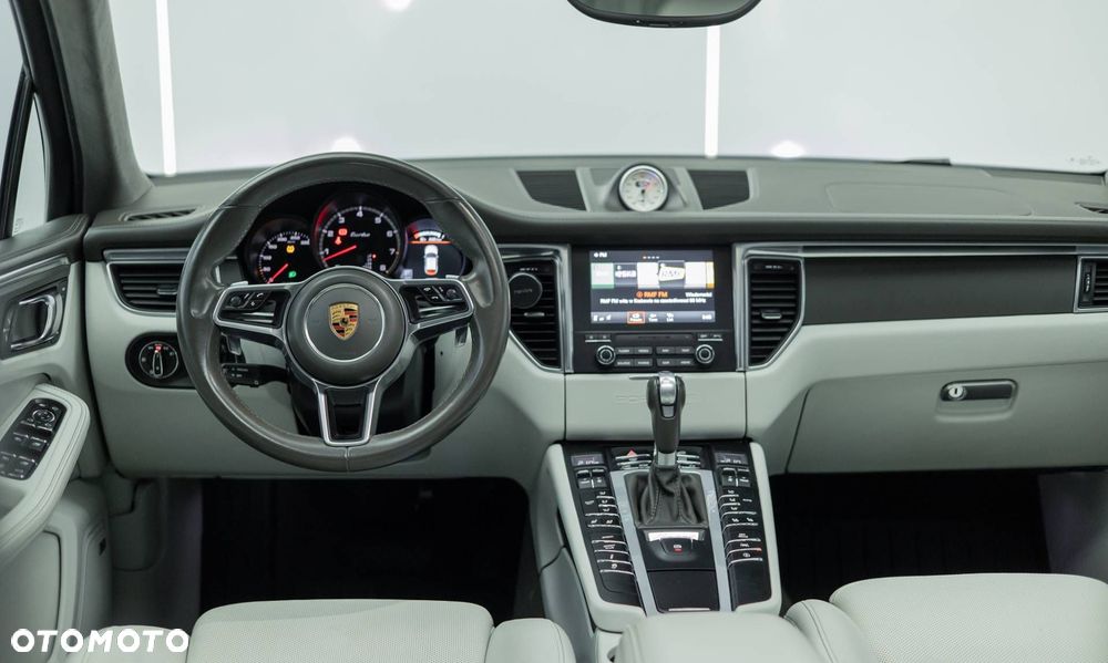 Porsche Macan Turbo - 7