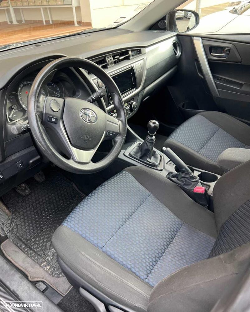 Toyota Auris Touring Sports 1.4 D-4D Exclusive - 6