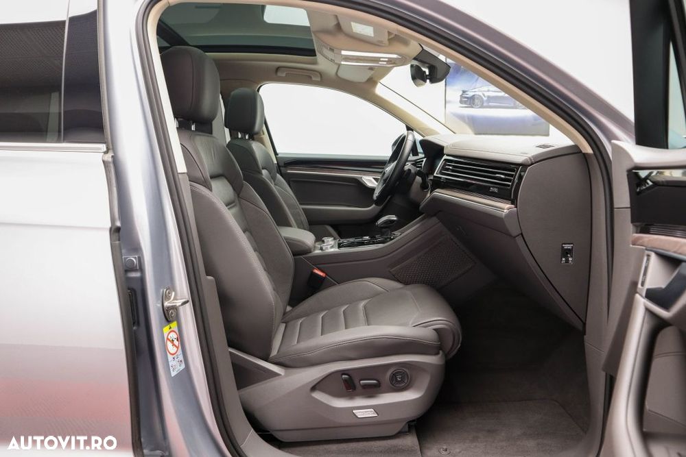 Volkswagen Touareg 3.0 V6 e-Hybrid 4Motion Aut. Elegance - 26