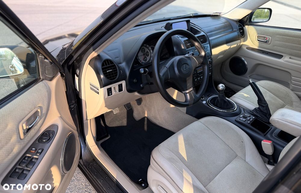 Lexus IS 200 Prestige - 5