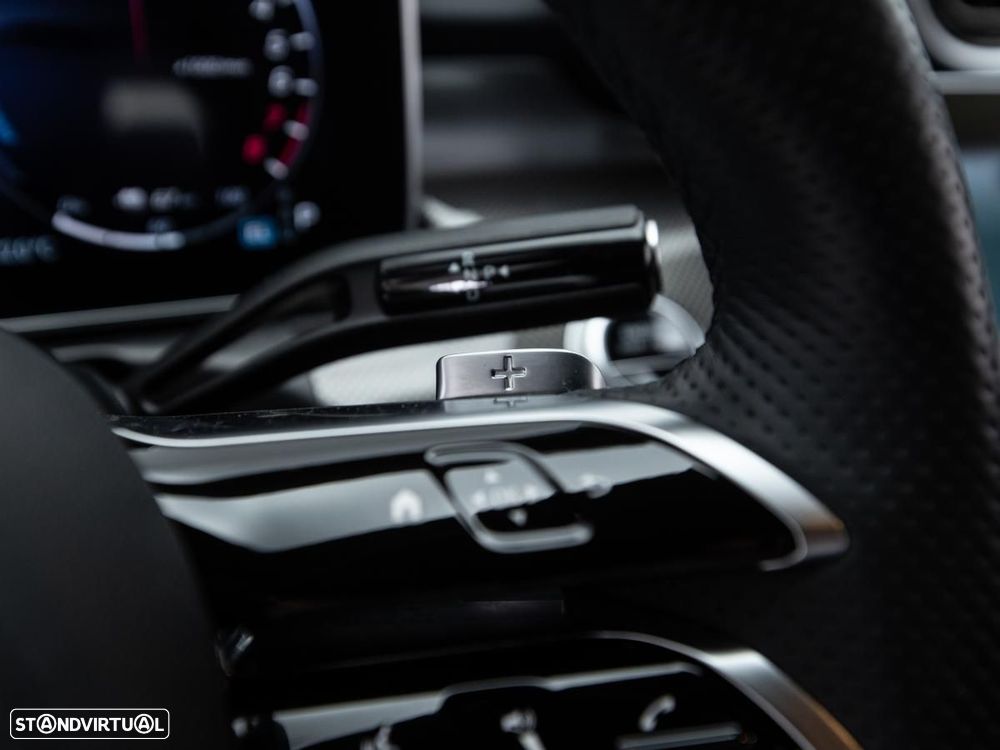 Mercedes-Benz C 300 e T 9G-TRONIC AMG Line — fotografia 23