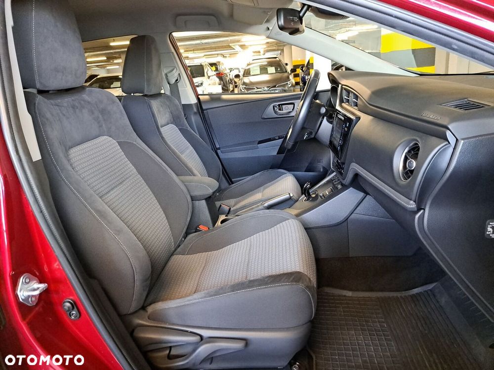 Toyota Auris - 16