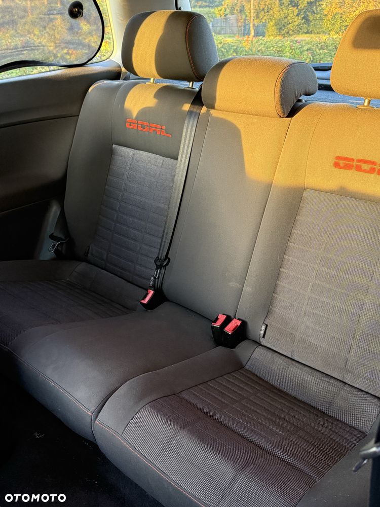 Volkswagen Polo - 7
