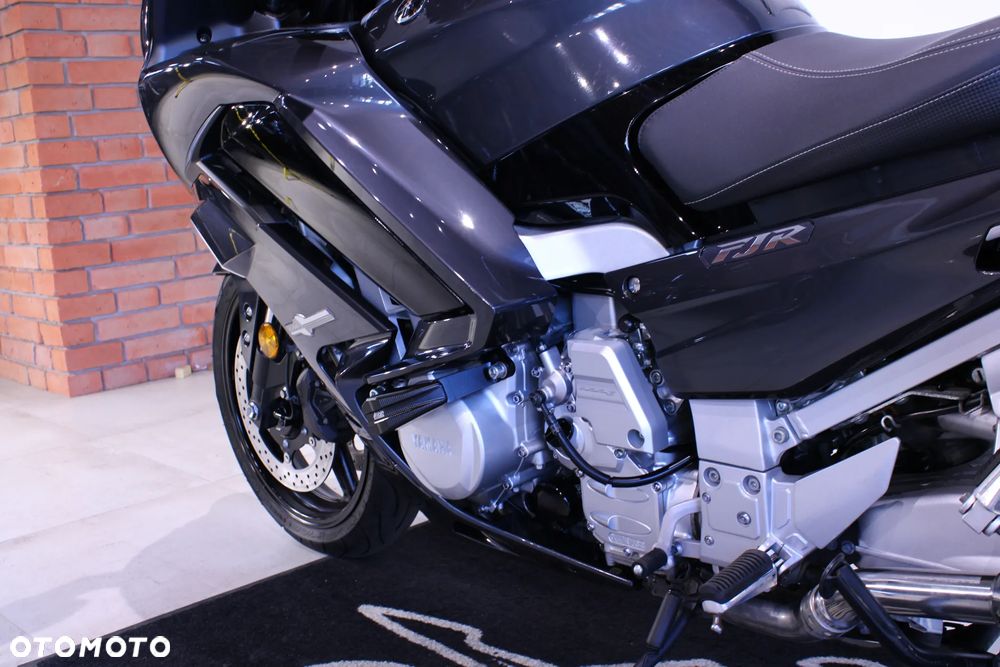 Yamaha FJR - 26