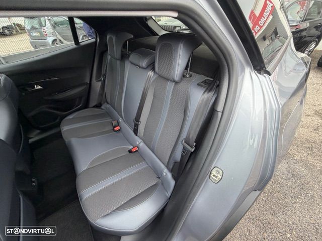 Peugeot 2008 1.5 BlueHDi Allure - 17