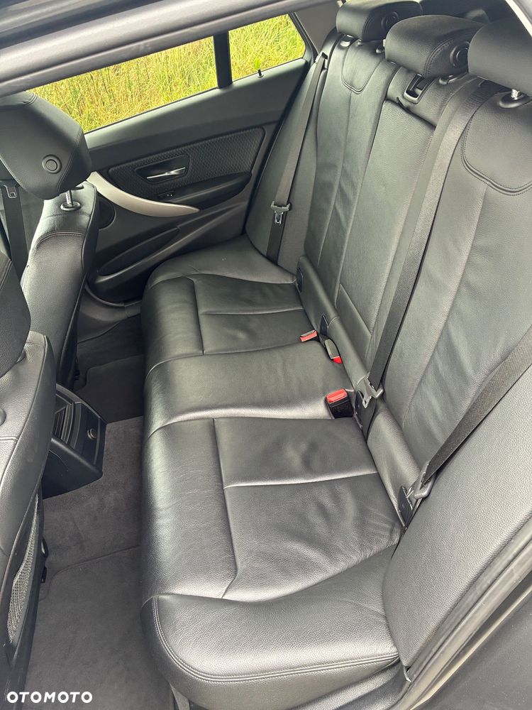 BMW Seria 3 320d Luxury Line - 10
