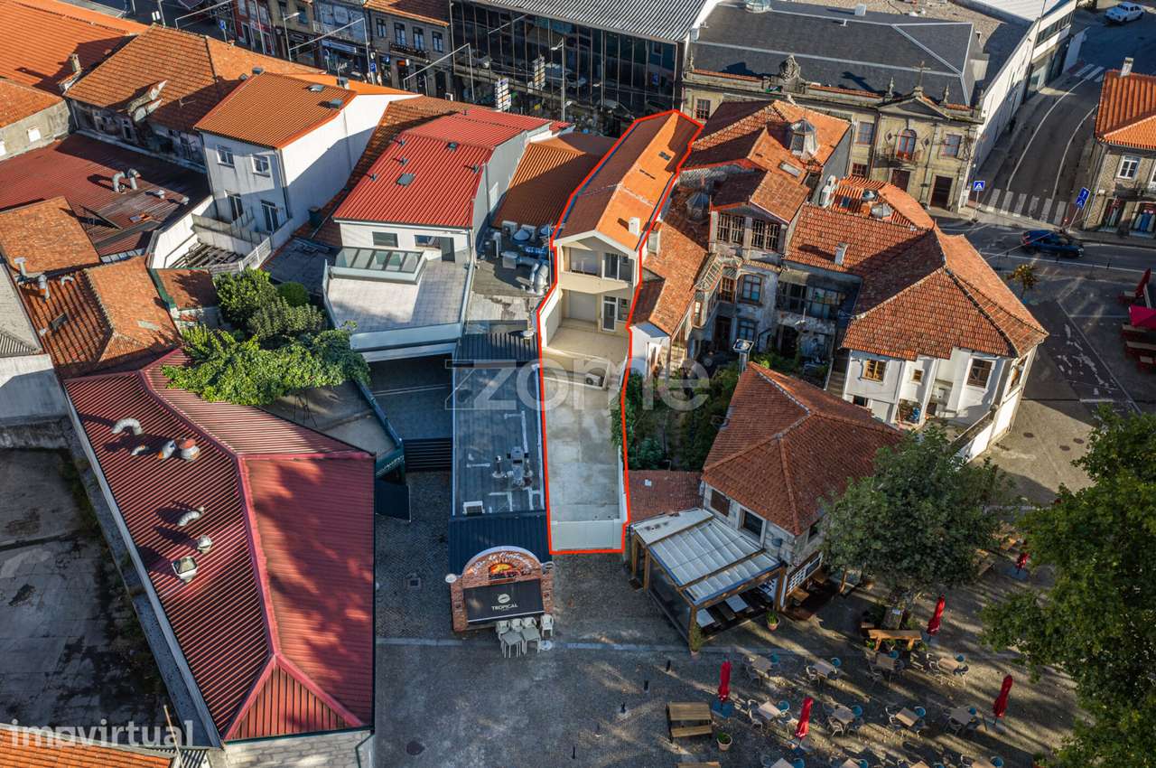 Prédio com Loja + 2 Apartamentos T1 e Terreno | Centro de Valongo - Grande imagem: 3/51