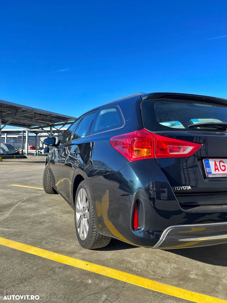 Toyota Auris 1.8 L VVT-i Sol+ - 4
