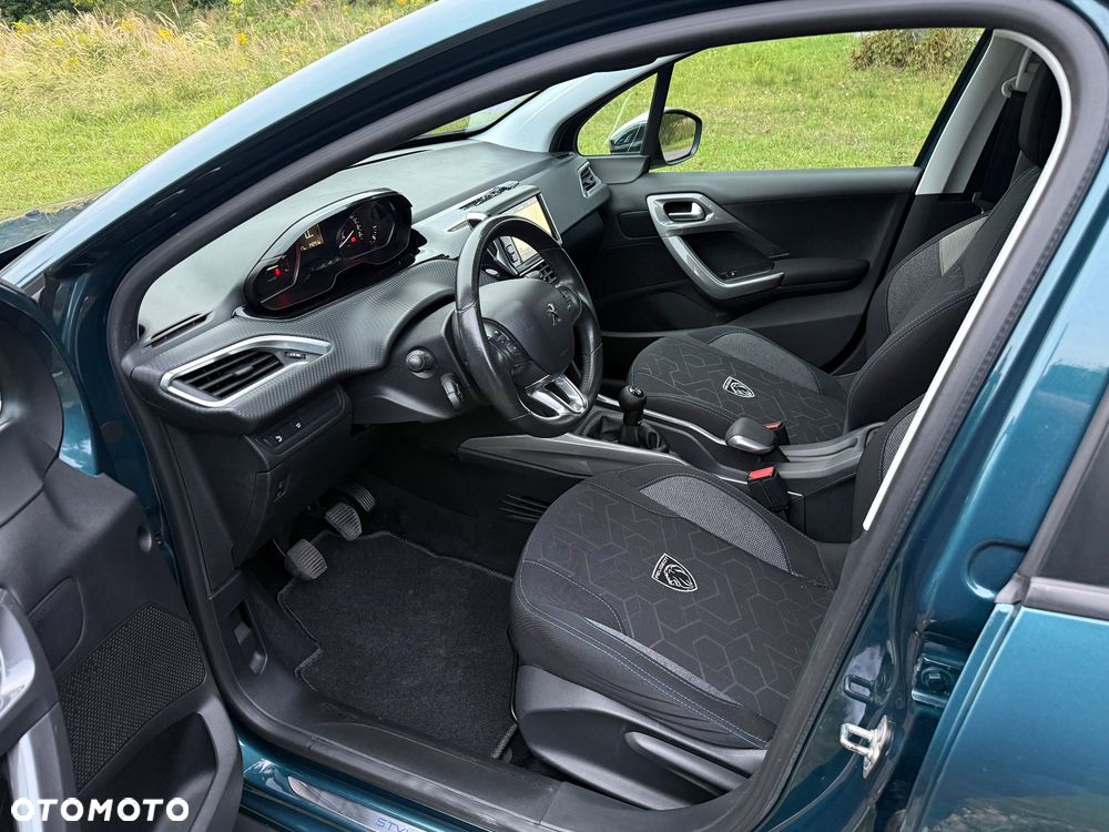 Peugeot 2008 1.2 Pure Tech Style - 20