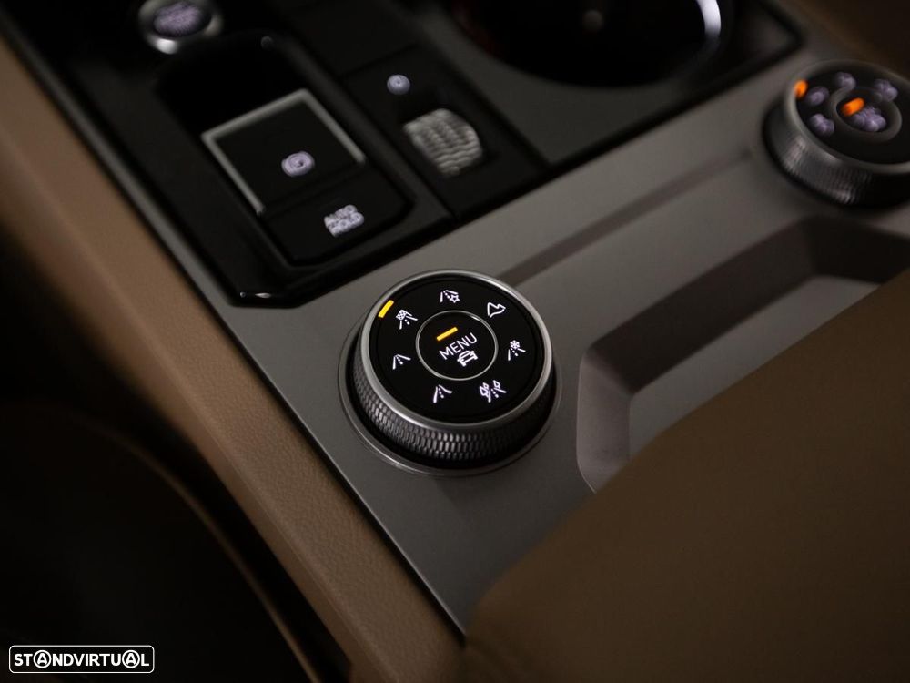 VW Touareg 3.0 TDI V6 Elegance Plus - 24