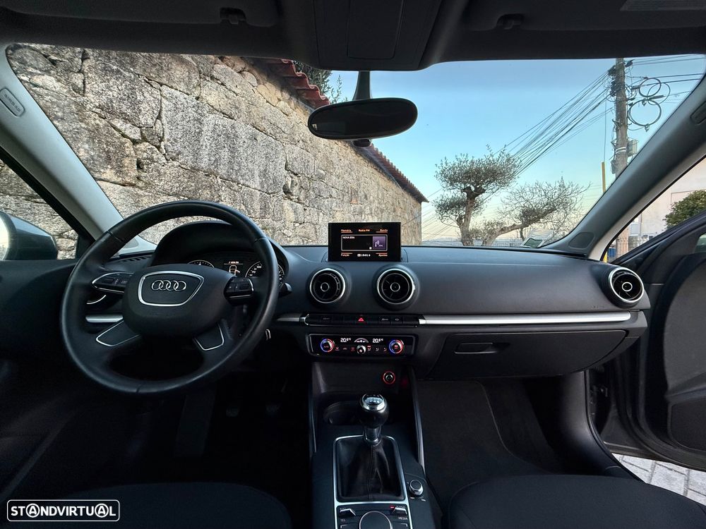 Audi A3 1.6 TDI Attraction - 32