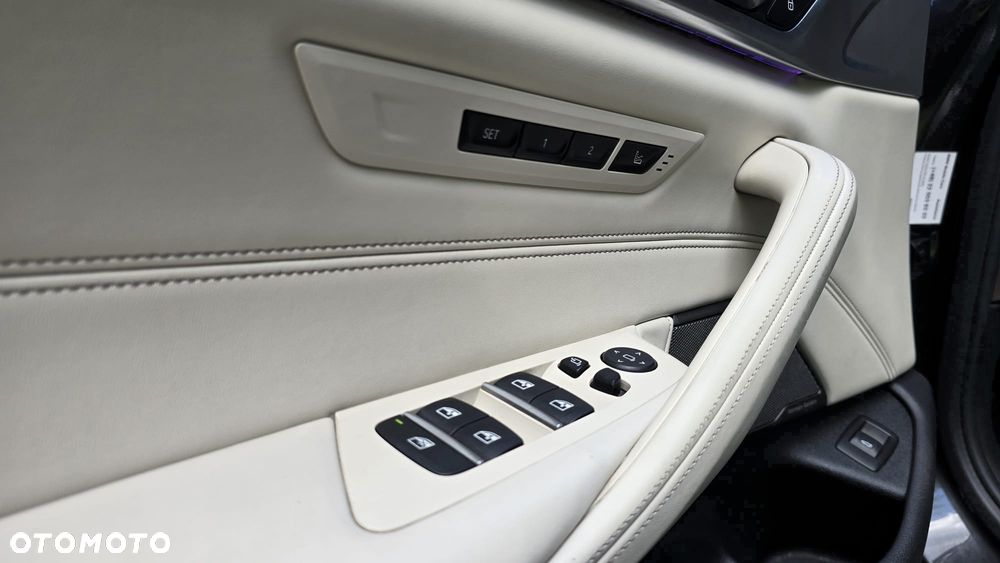 BMW Seria 5 530i xDrive M Sport sport - 15