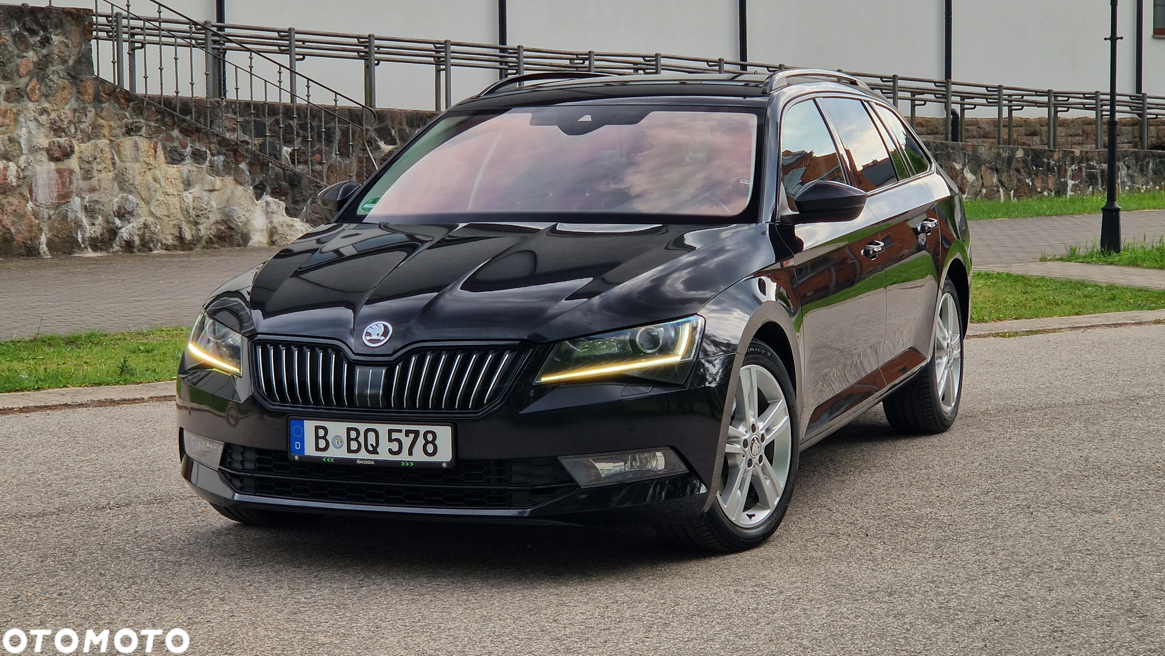 Skoda Superb 2.0 TDI 4x4 DSG Premium Edition - 2