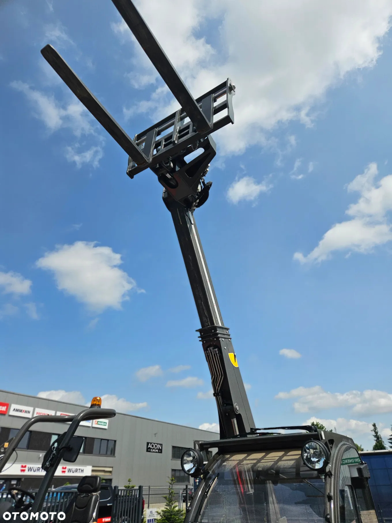 Ausa AUSA T144H - 7