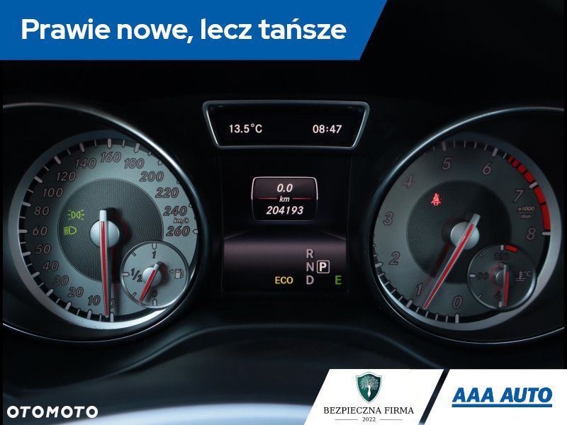 Mercedes-Benz GLA - 13