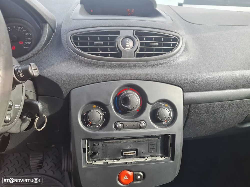 Renault Clio - 8
