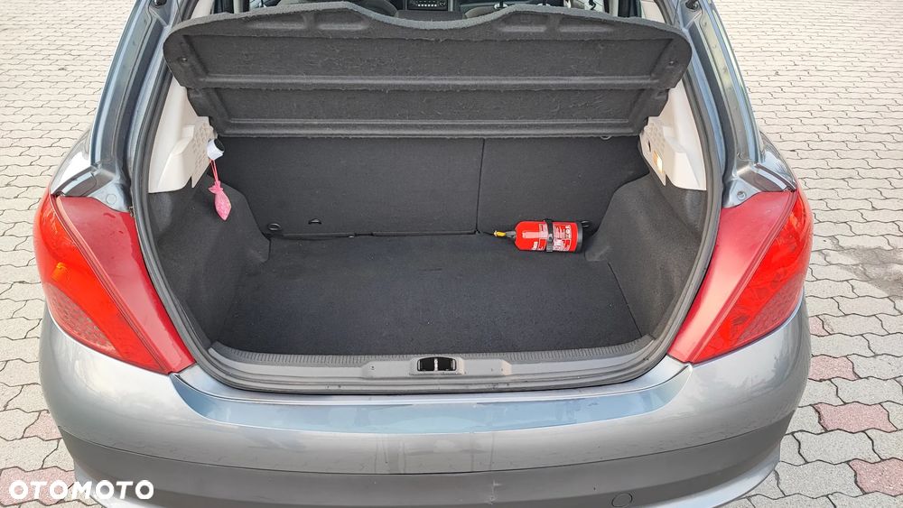 Peugeot 207 1.4 - 17