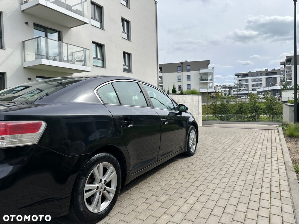 Toyota Avensis 2.0 D-4D Executive - 8