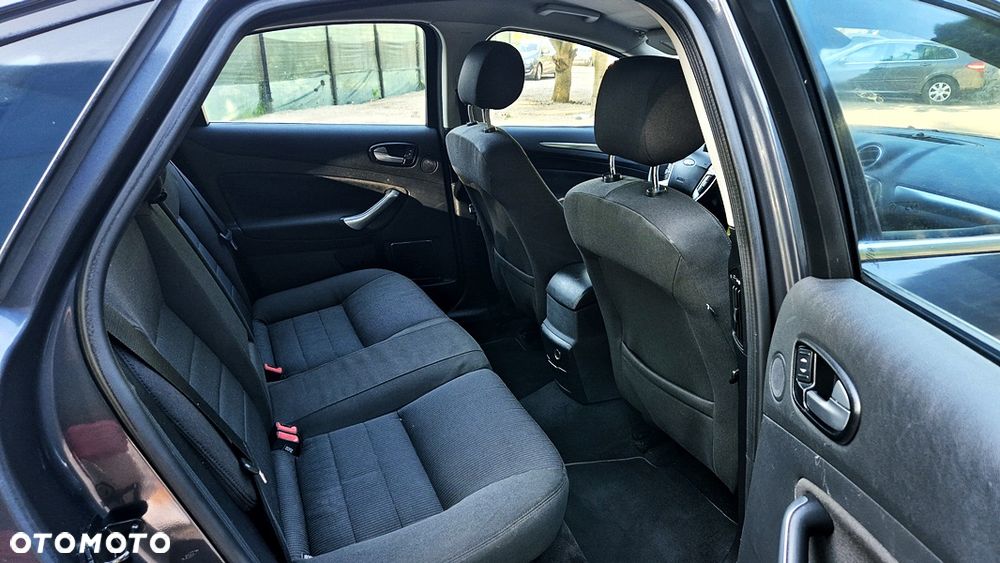 Ford Mondeo 2.0 Ghia X100 / X - 34