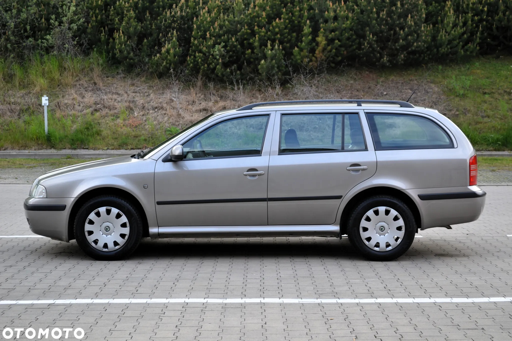 Skoda Octavia 1.6 Tour Plus Ice - 24