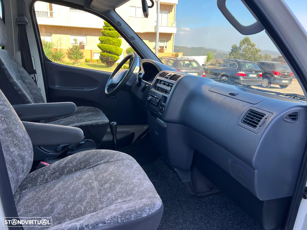 Toyota HiAce 2.5 D-4D Curto Luxo 2.6T - 14