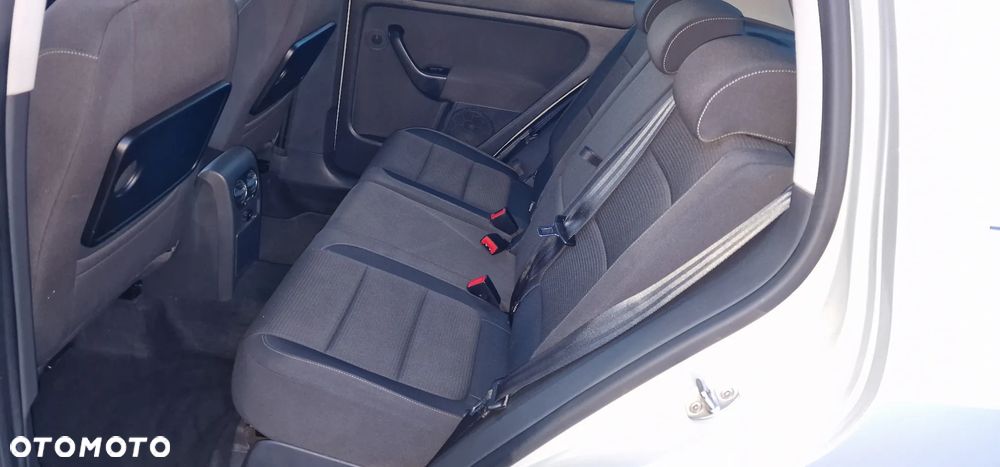 Volkswagen Golf Plus - 12