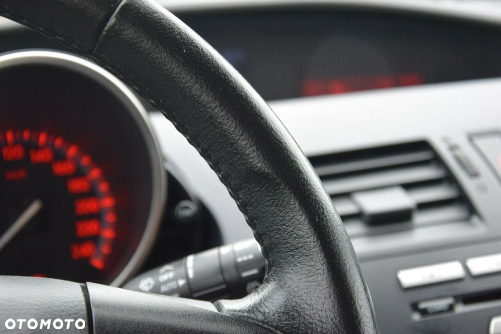 Mazda 3 1.6 Active + - 31