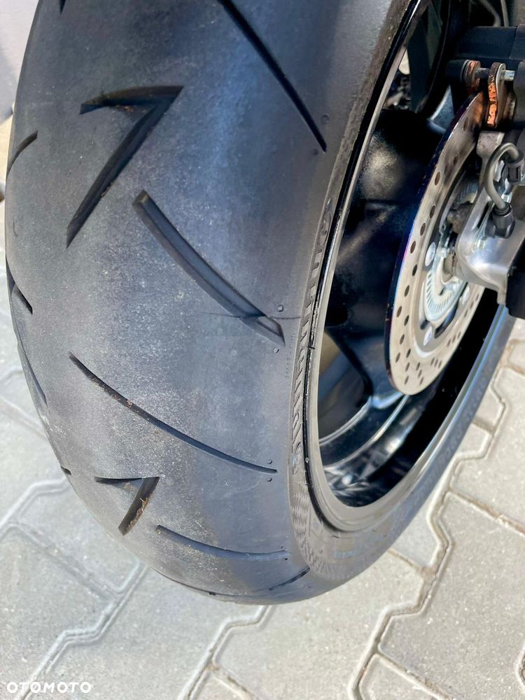Suzuki GSX - 6