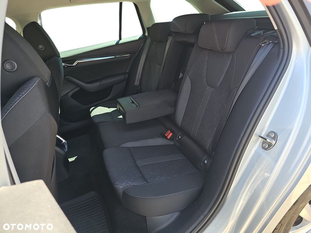 Skoda Octavia 2.0 TDI Style DSG - 32