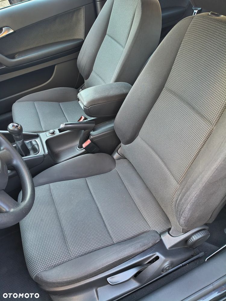 Audi A3 3-drzwiowe 1.6 Ambition - 11