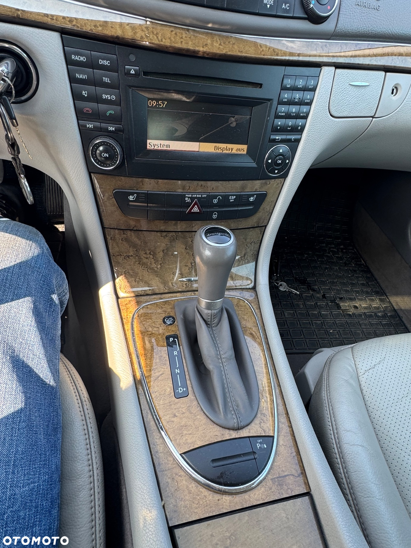 Mercedes-Benz Klasa E 220 T CDI Automatik Avantgarde - 13