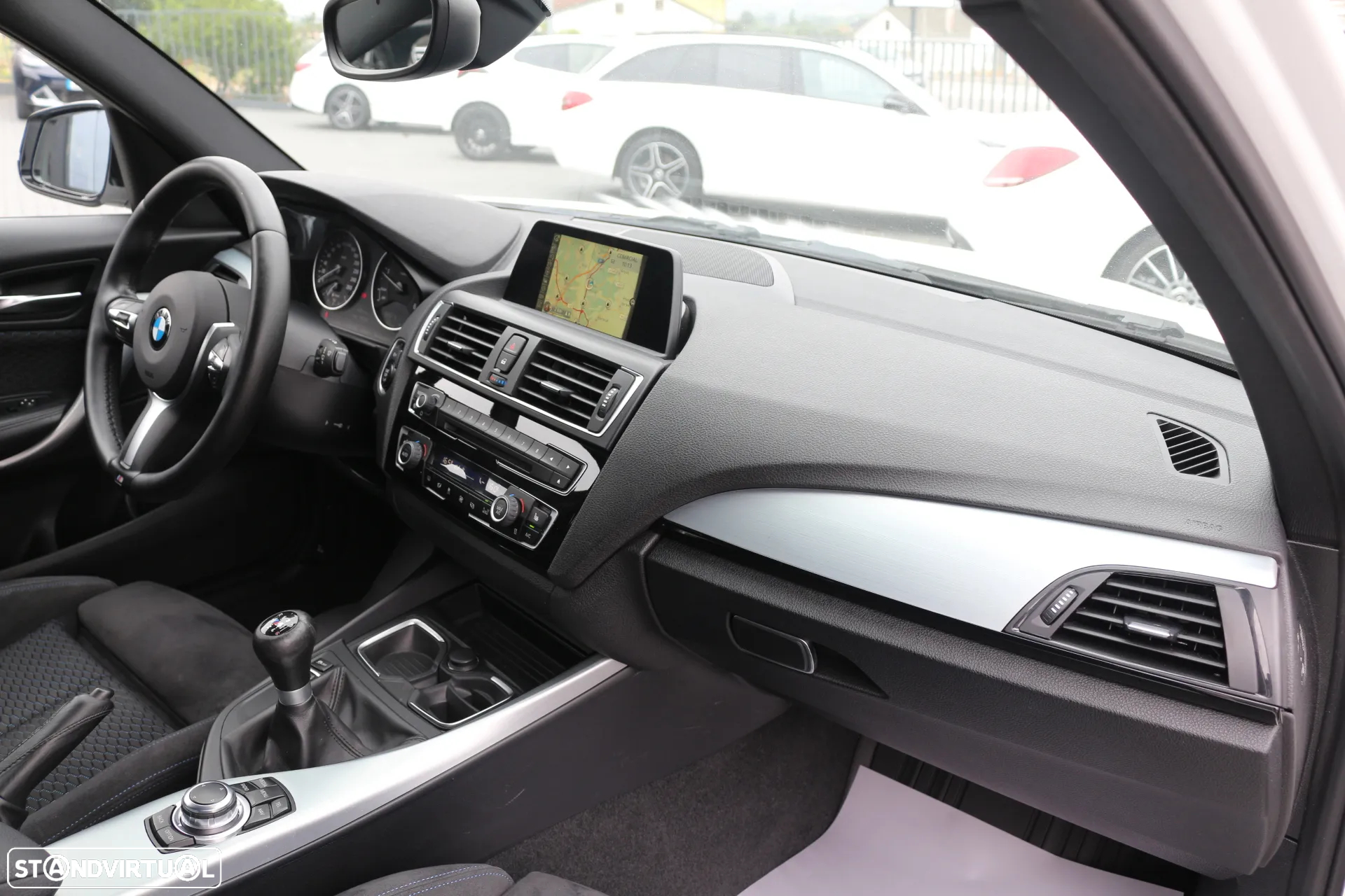BMW 118 d Pack M - 11