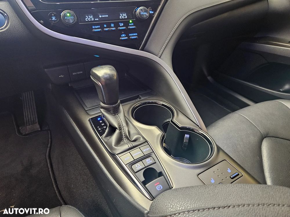 Toyota Camry 2.5 Business - 23