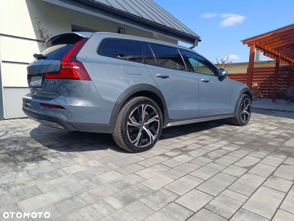 Volvo V60 Cross Country Plus B5 B AWD - 2